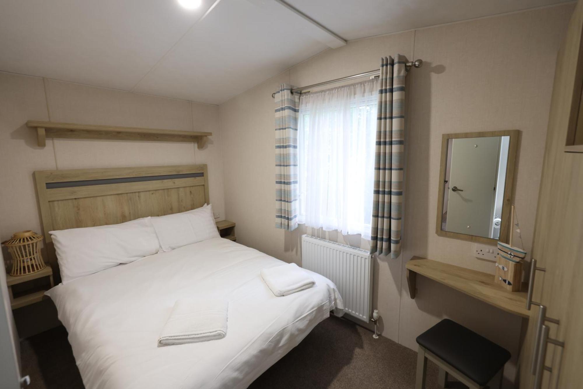 Mercury Yacht Harbour And Holiday Park Bursledon Exterior foto